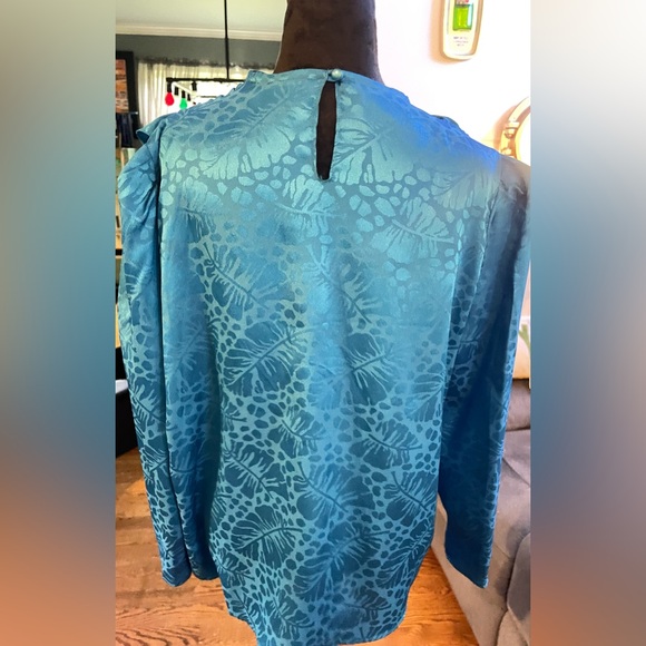 Darcy Women’s Silky Blue Blouse With Leaf Design - Picture 4 of 9